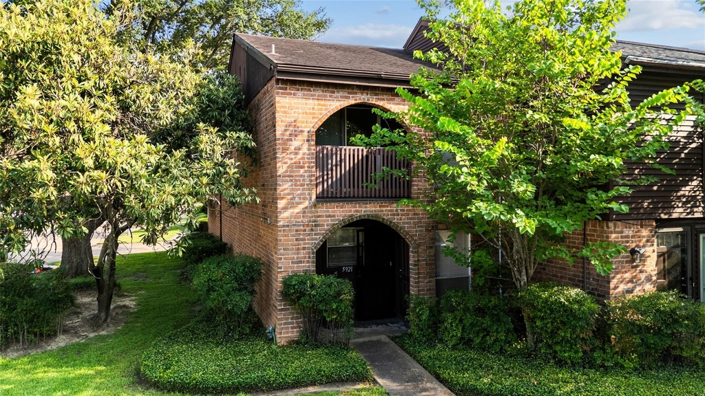 5921 Arncliffe Drive - Photo 19
