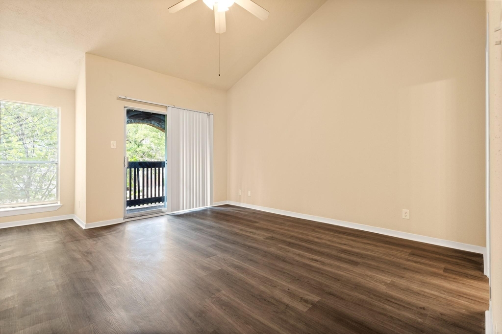 5921 Arncliffe Drive - Photo 9
