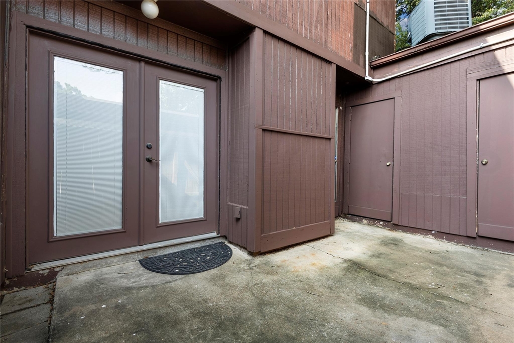 5921 Arncliffe Drive - Photo 22