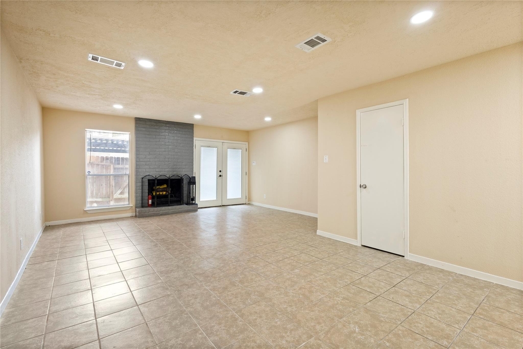 5921 Arncliffe Drive - Photo 7