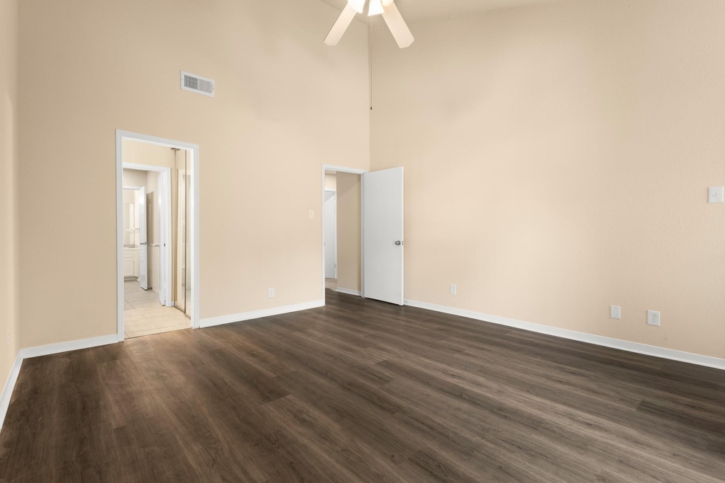 5921 Arncliffe Drive - Photo 11