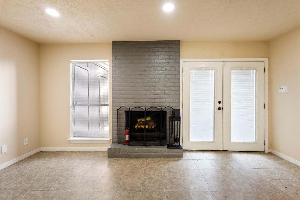 5921 Arncliffe Drive - Photo 6