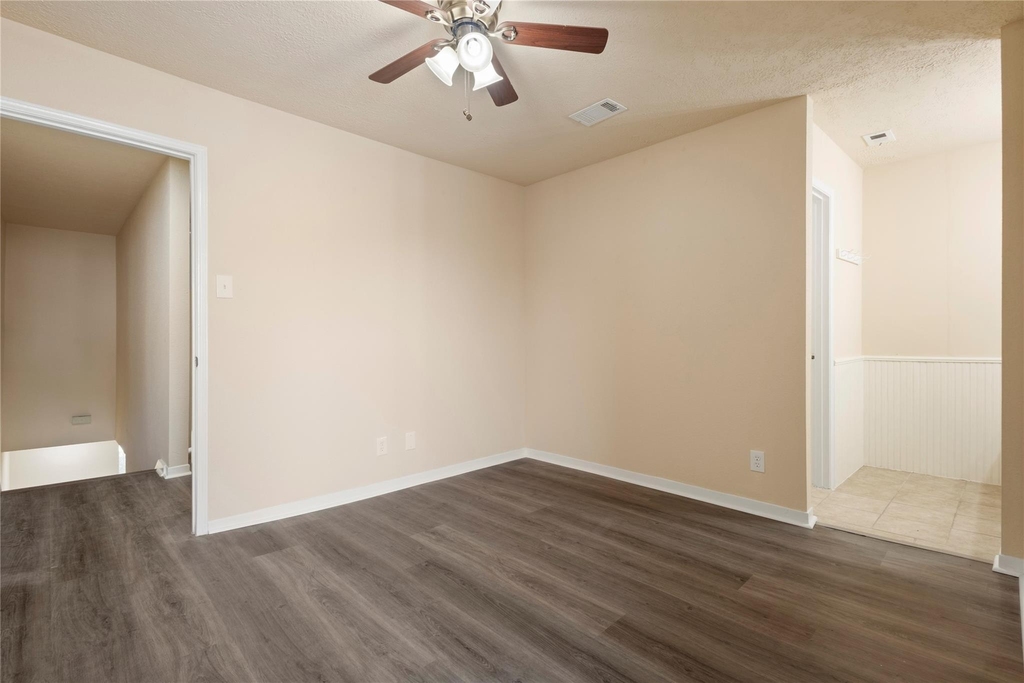 5921 Arncliffe Drive - Photo 18