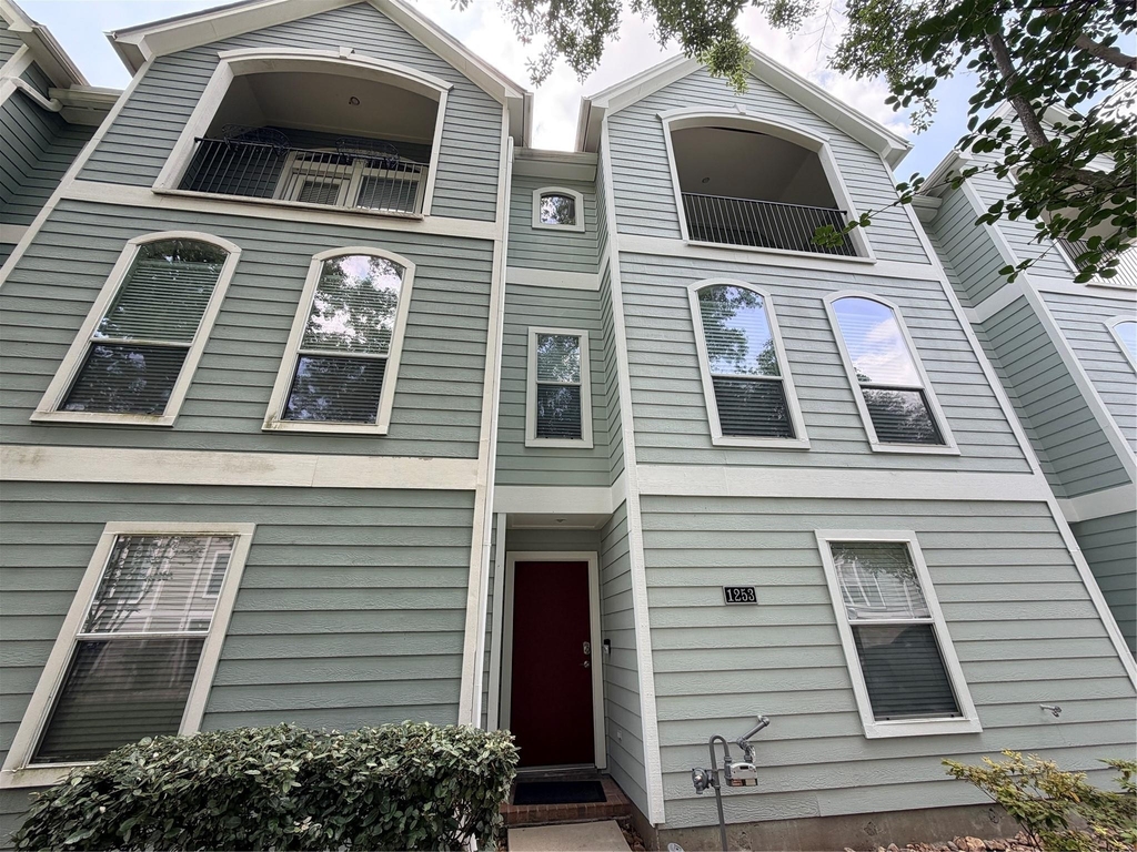 1253 W 17th Street - Photo 0