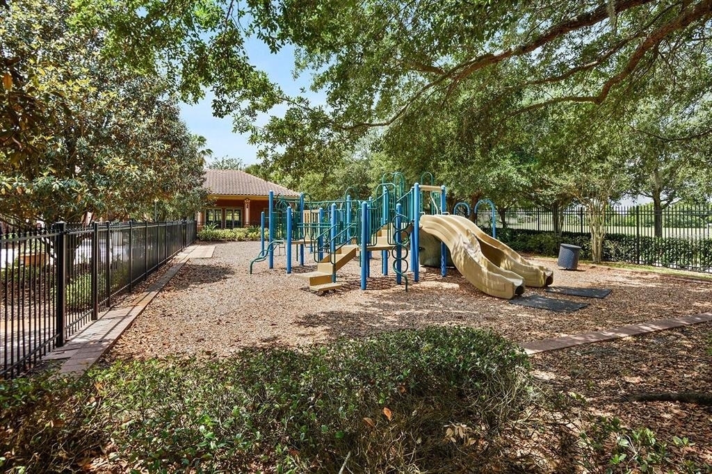 818 Pecori Terrace - Photo 18