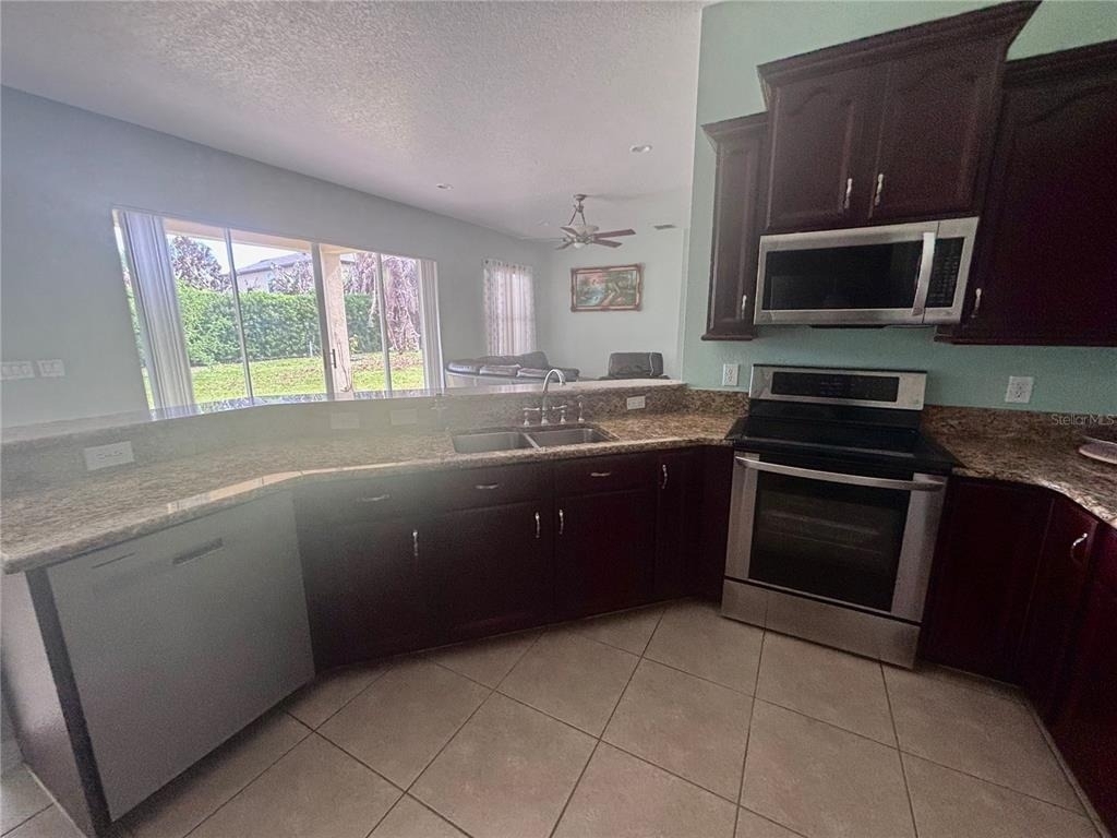 818 Pecori Terrace - Photo 8
