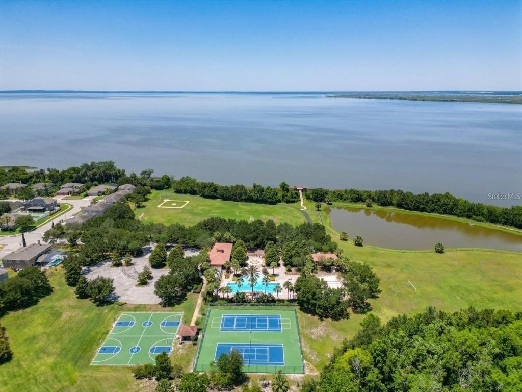 818 Pecori Terrace - Photo 22