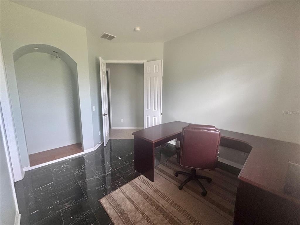 818 Pecori Terrace - Photo 7