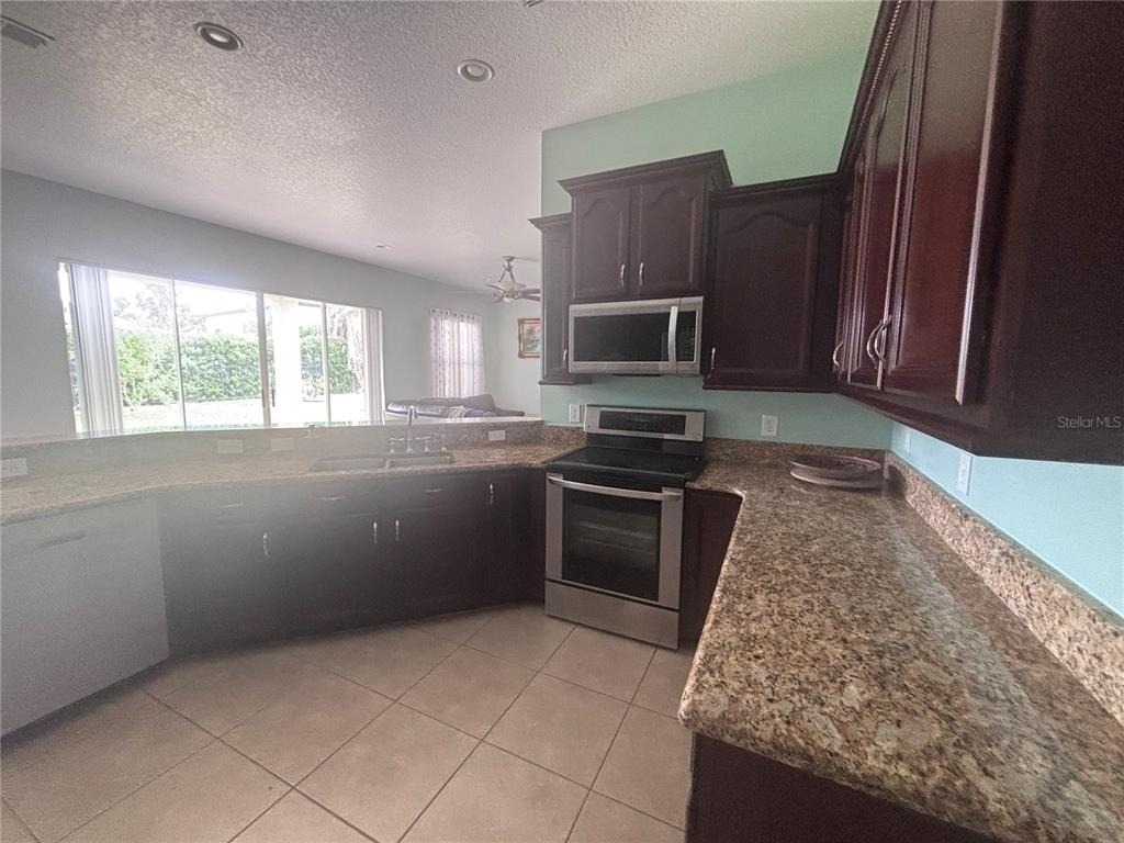 818 Pecori Terrace - Photo 14