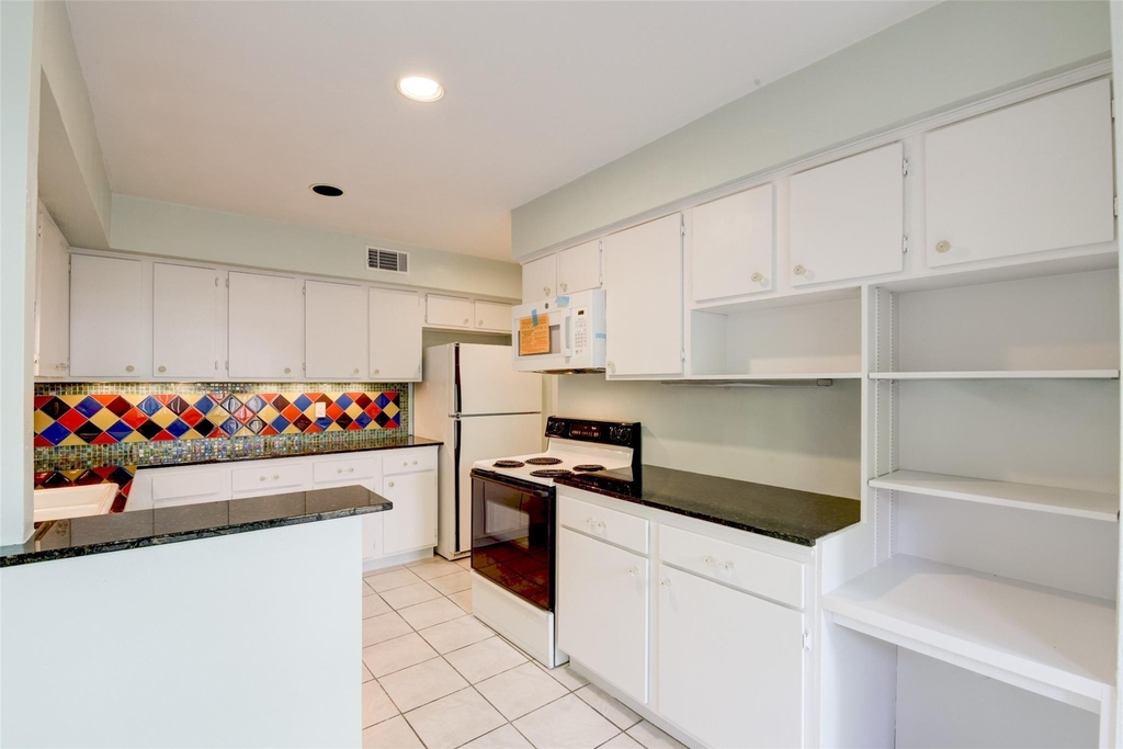 928 W Main Street - Photo 8