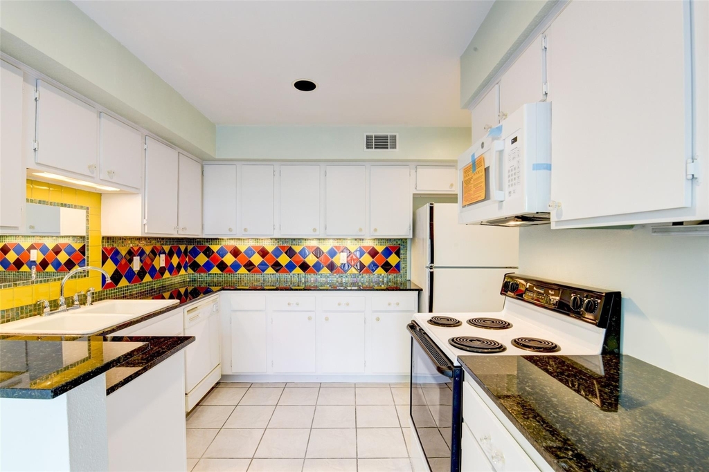 928 W Main Street - Photo 9