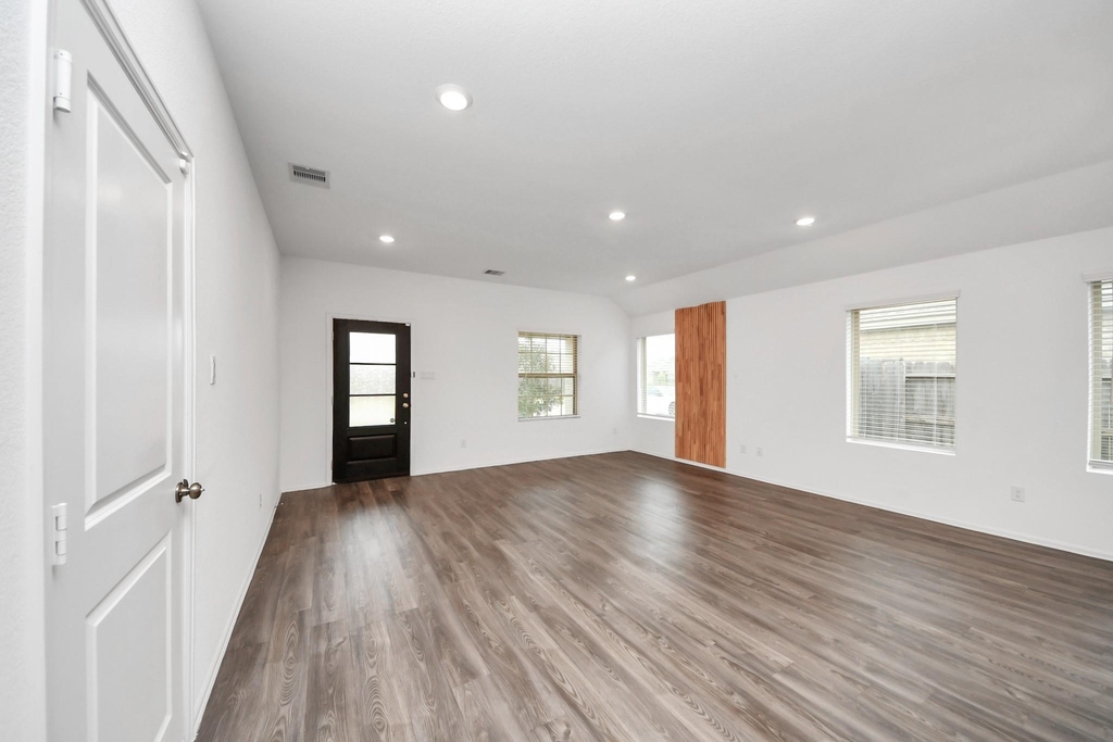 14230 Elrington Hollow Trail - Photo 9