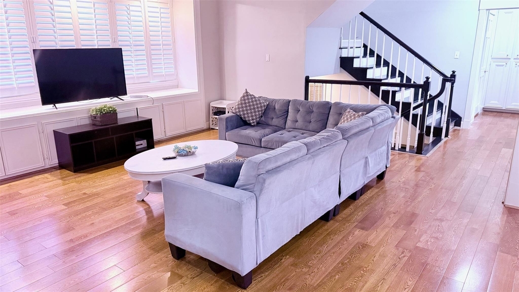 1802 Potomac Drive - Photo 3