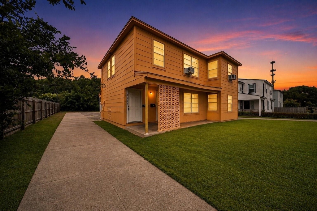 1028 5th Avenue N - Photo 1