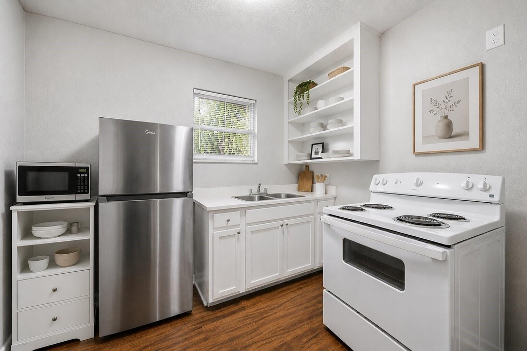 1028 5th Avenue N - Photo 4