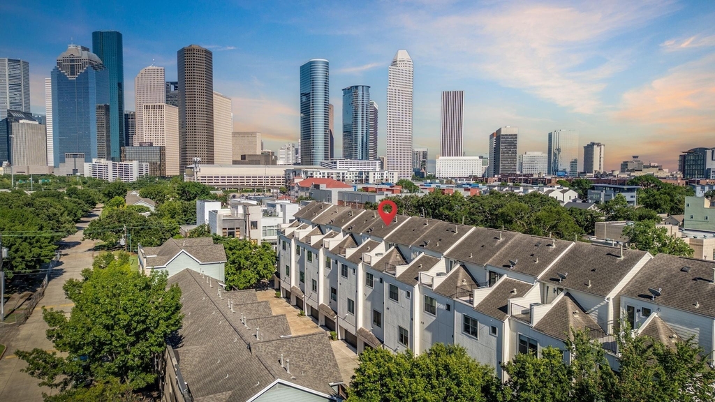 1212 W Dallas Street - Photo 0