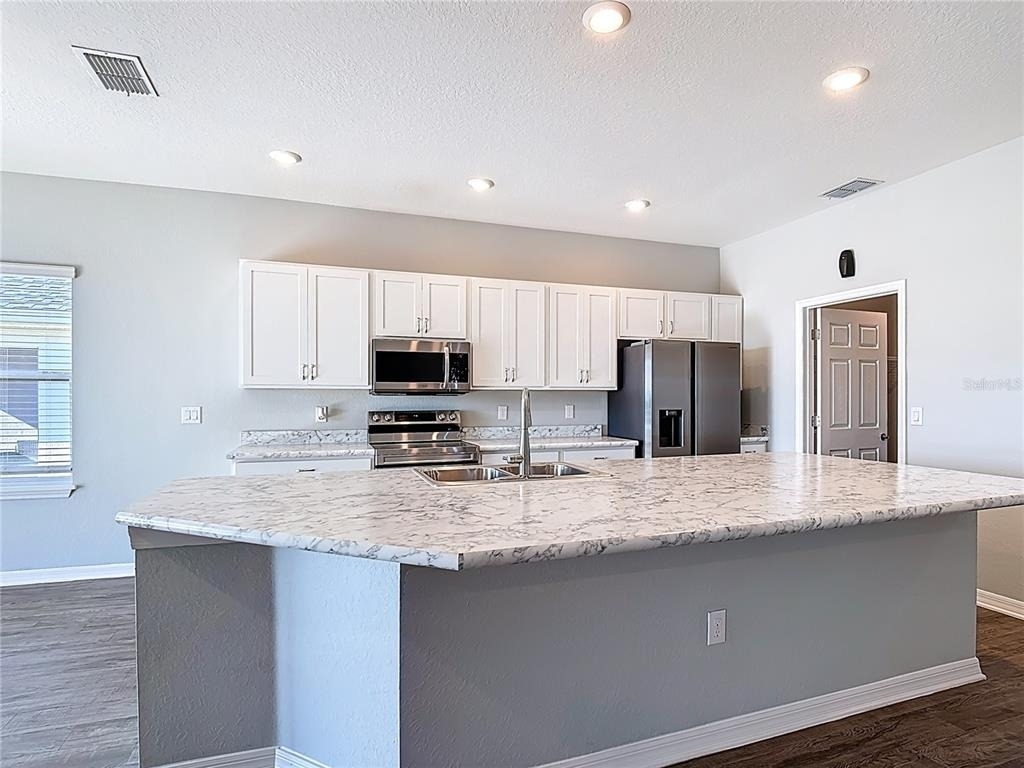 840 Sydney Street - Photo 2
