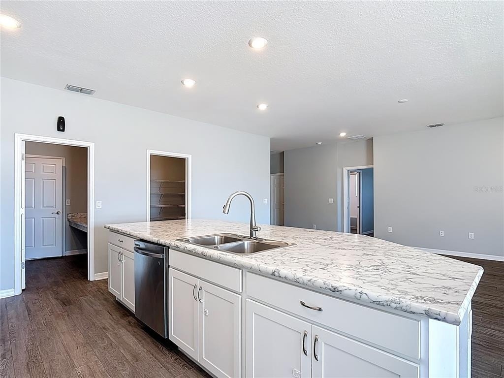 840 Sydney Street - Photo 11