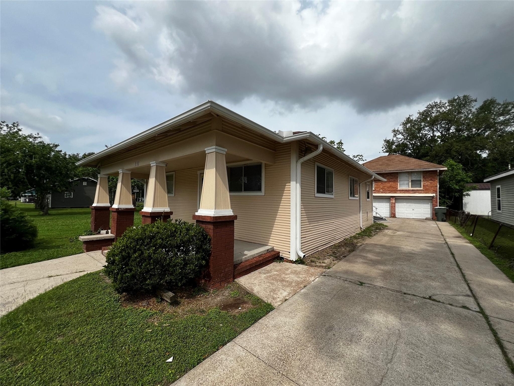 741 13th Street - Photo 1