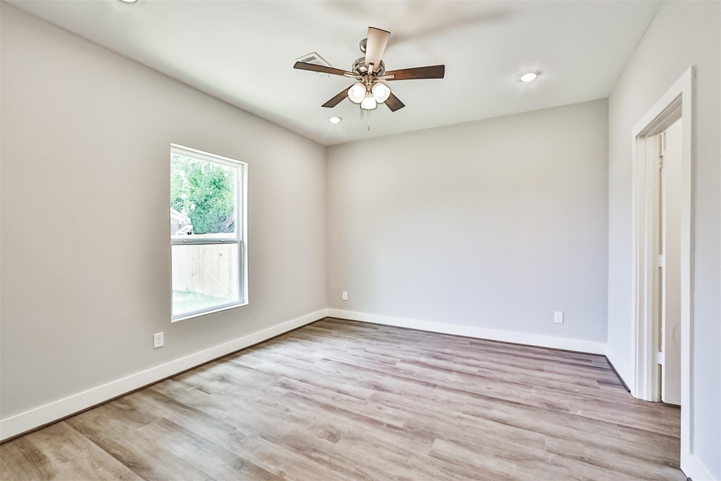 440 Ave B - Photo 9