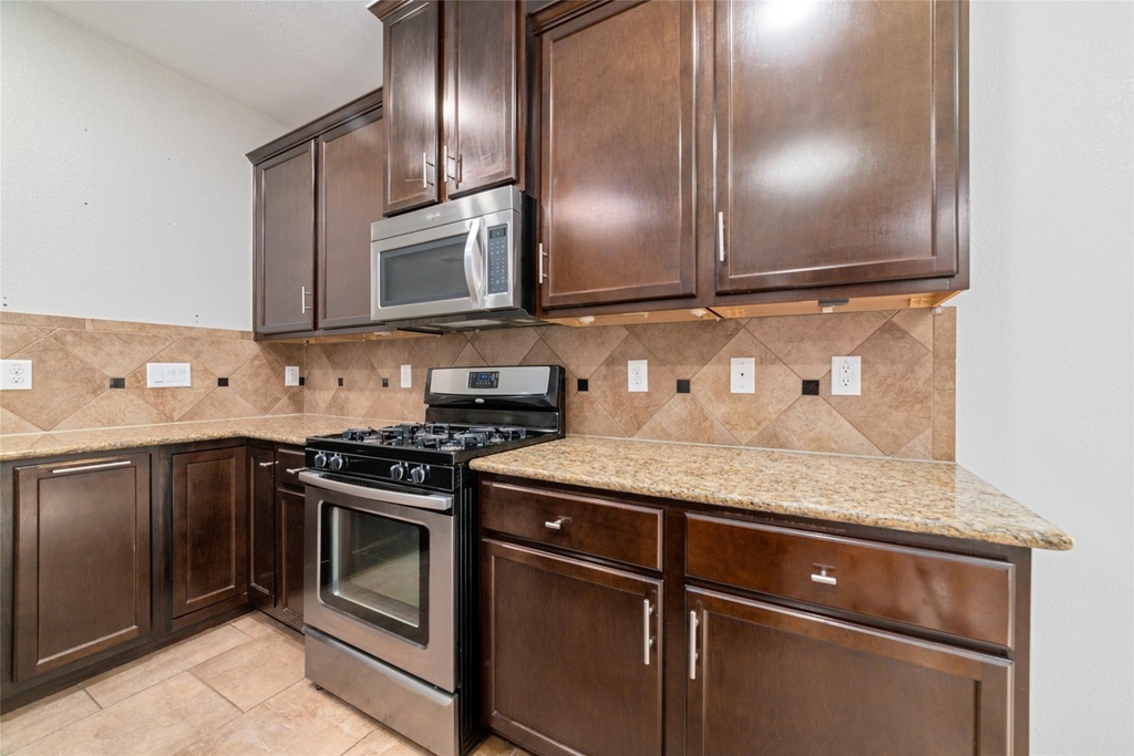 5115 Whitebridge Lane - Photo 8