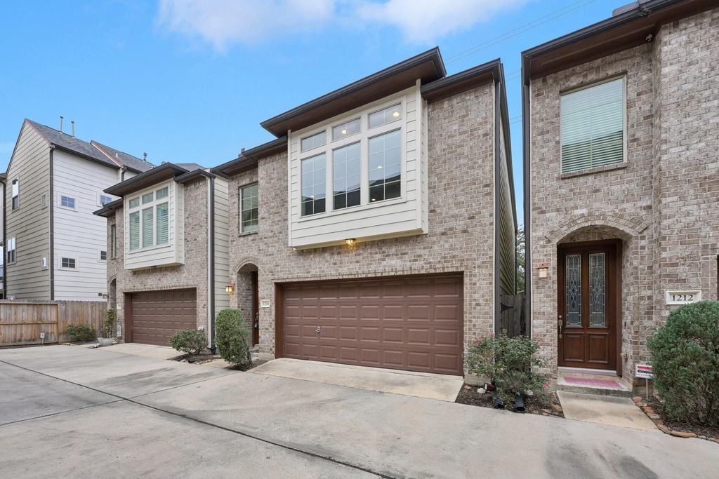 1214 Sampson Street - Photo 3