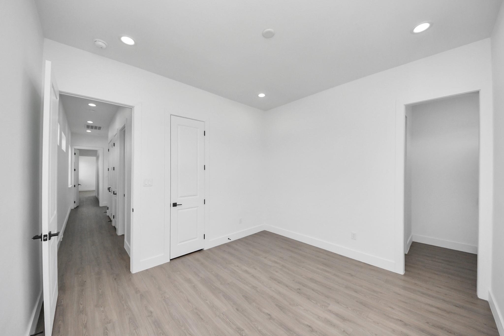 4129 E Toliver Street - Photo 32