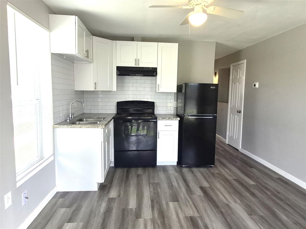 1801 Roosevelt Street - Photo 3
