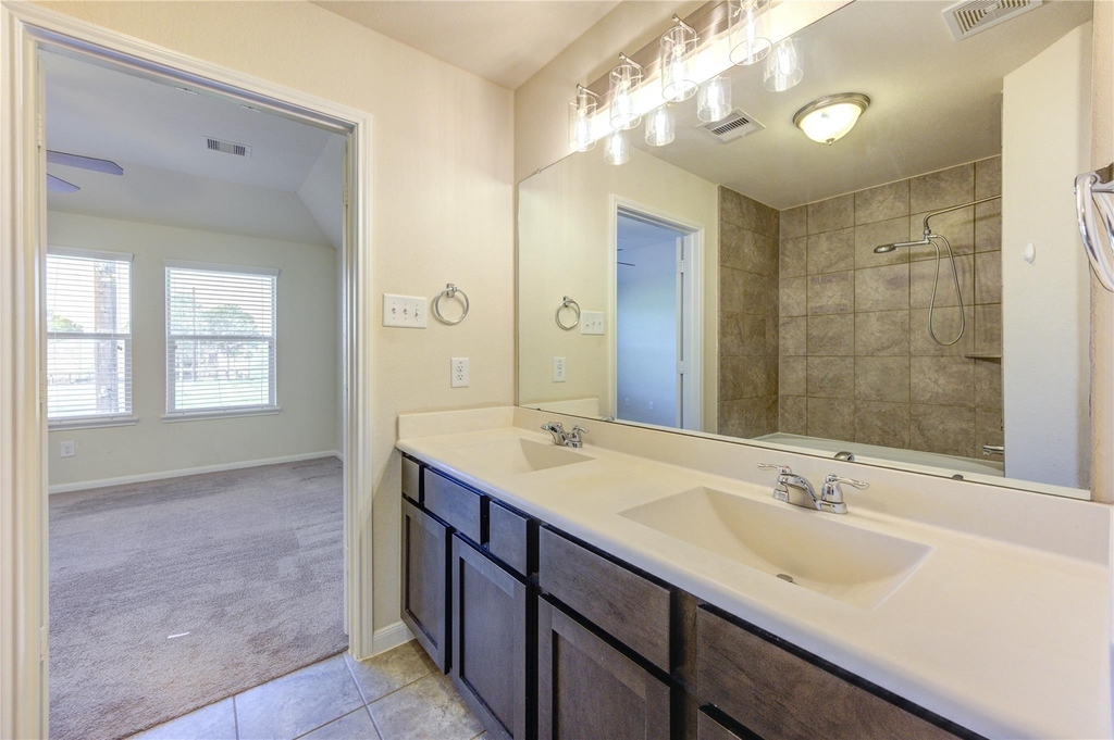 8335 Hawthorn Valley Lane - Photo 15