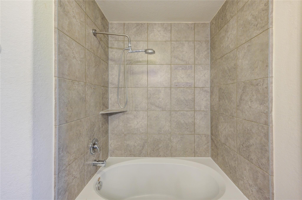 8335 Hawthorn Valley Lane - Photo 22