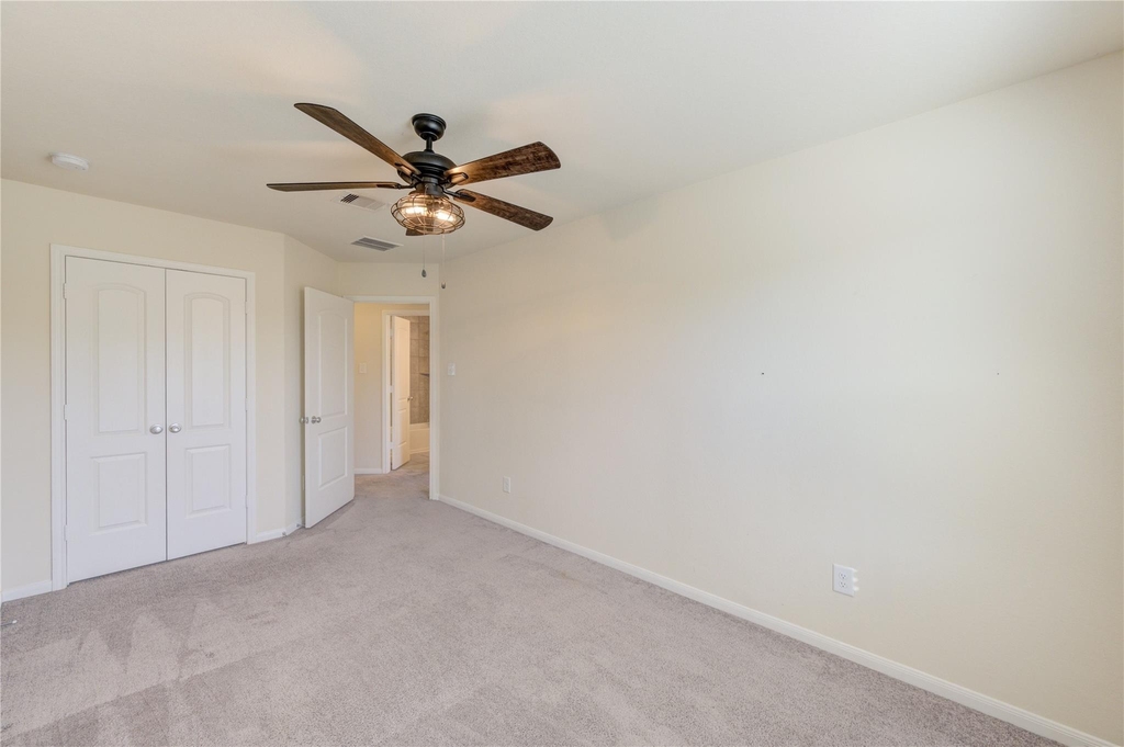 8335 Hawthorn Valley Lane - Photo 18