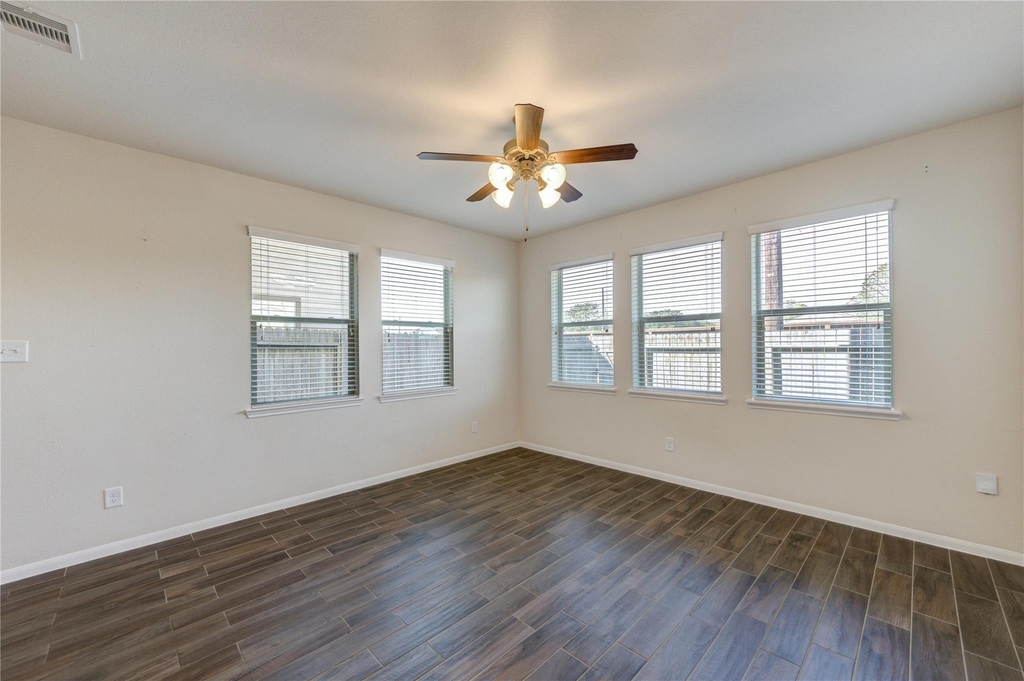 8335 Hawthorn Valley Lane - Photo 10