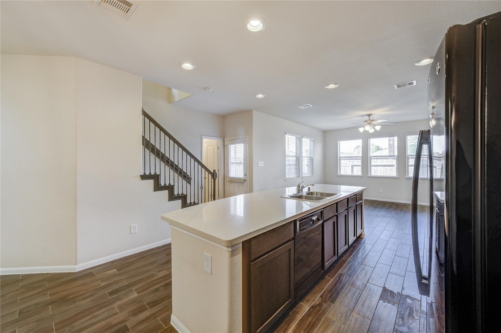8335 Hawthorn Valley Lane - Photo 5