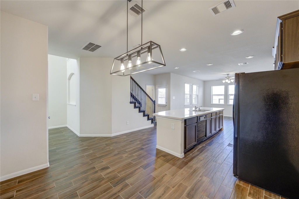 8335 Hawthorn Valley Lane - Photo 3