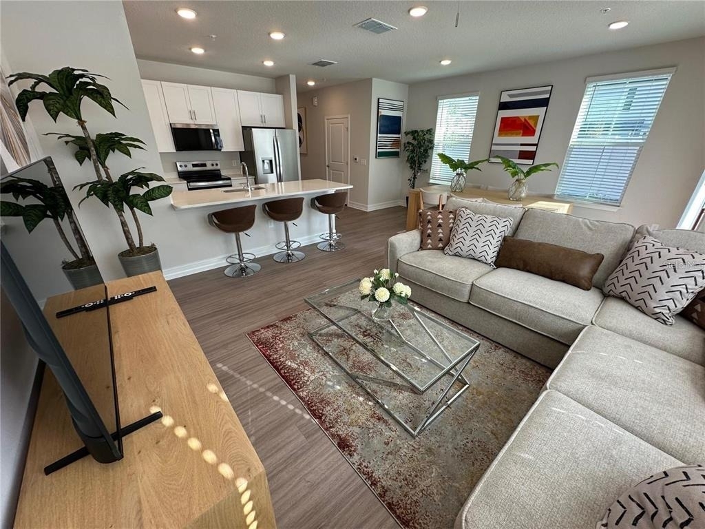 1111 E Caroline Street - Photo 8