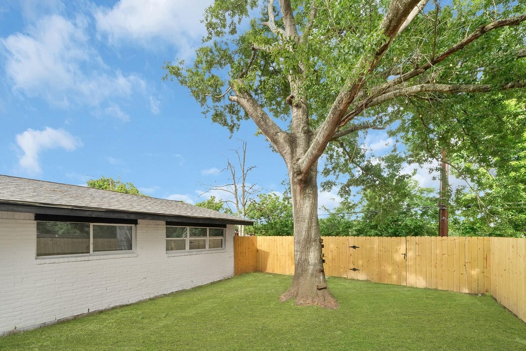 11103 Greenwillow Street - Photo 8