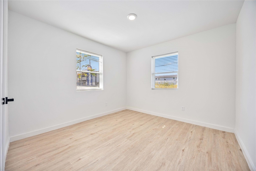 6811 Del Rio Street - Photo 6