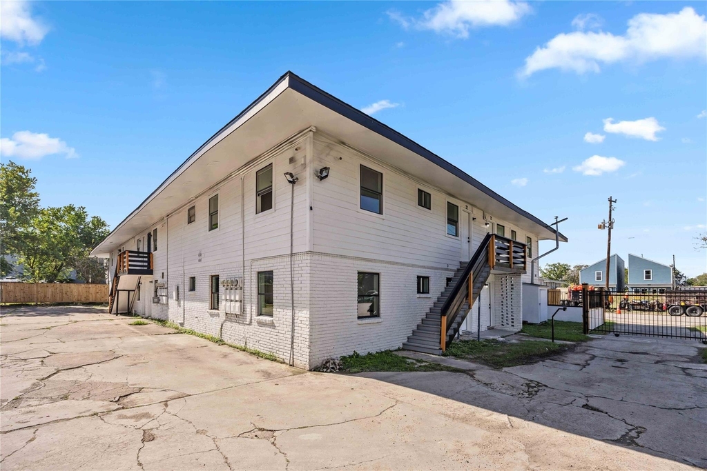 6811 Del Rio Street - Photo 16