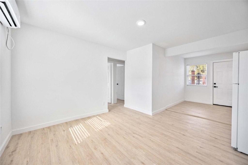 6811 Del Rio Street - Photo 4