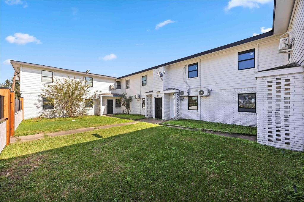 6811 Del Rio Street - Photo 18