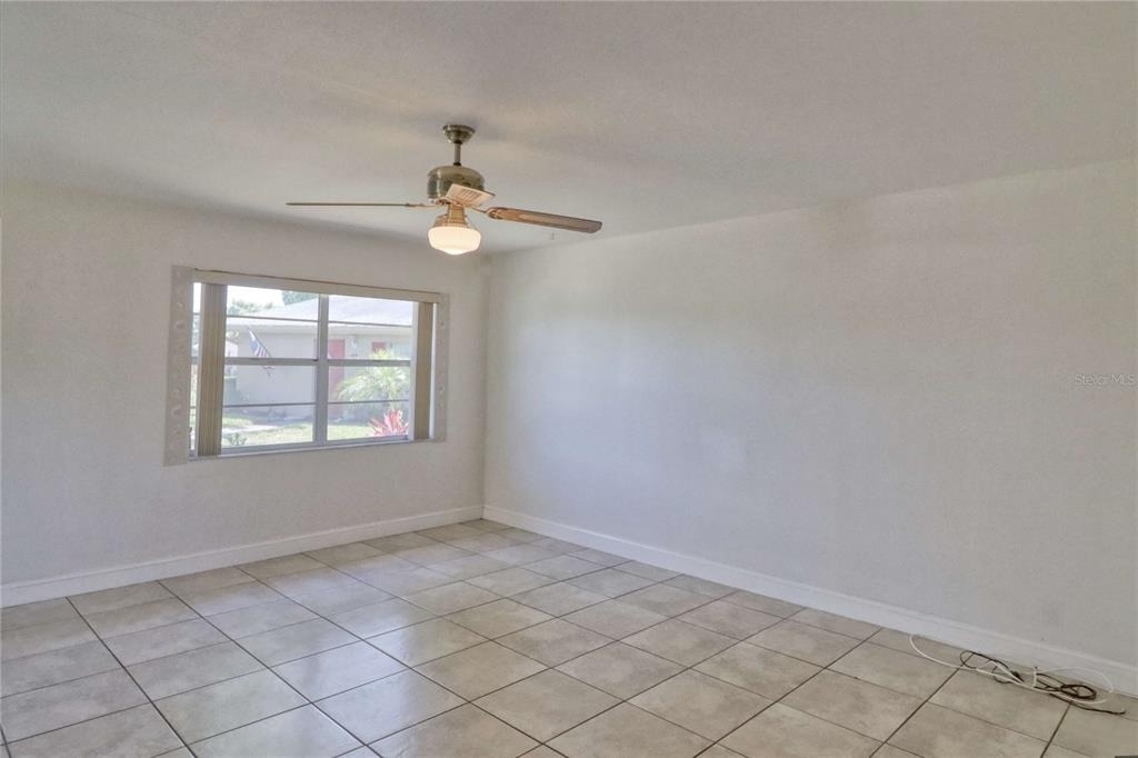 302 Canton Court - Photo 3