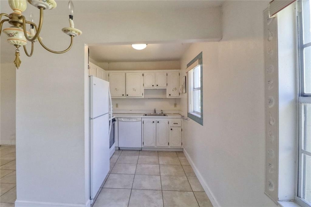 302 Canton Court - Photo 9