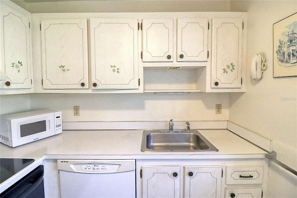 302 Canton Court - Photo 12