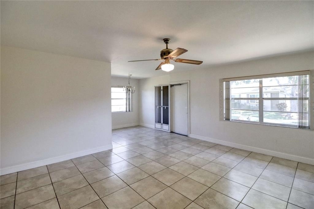 302 Canton Court - Photo 4