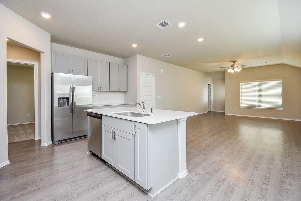 8006 Camphor Court - Photo 6