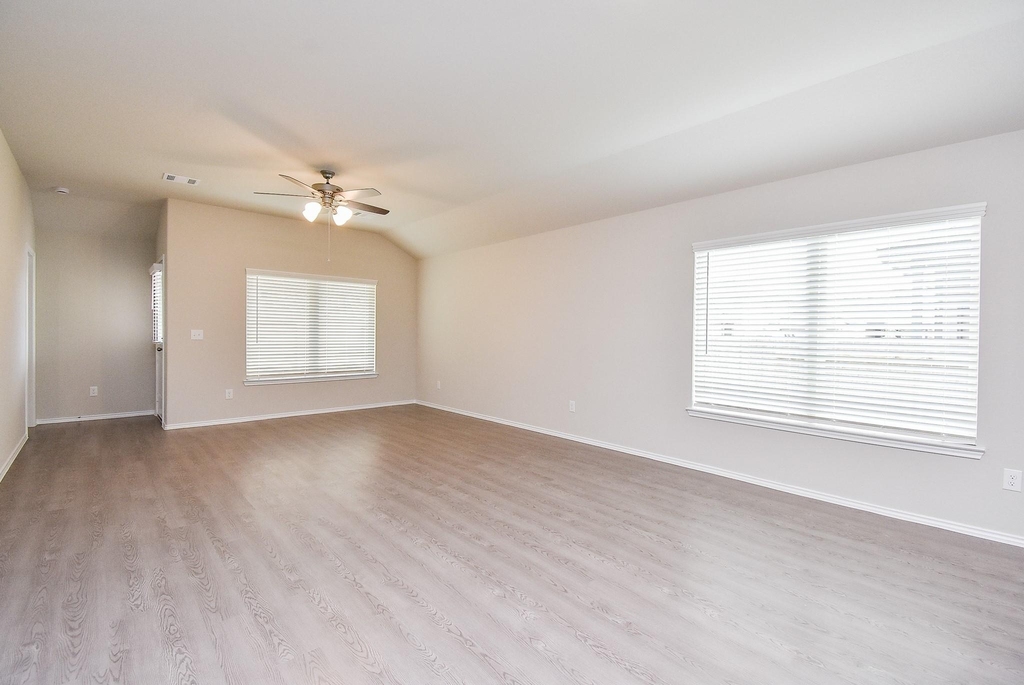 8006 Camphor Court - Photo 11