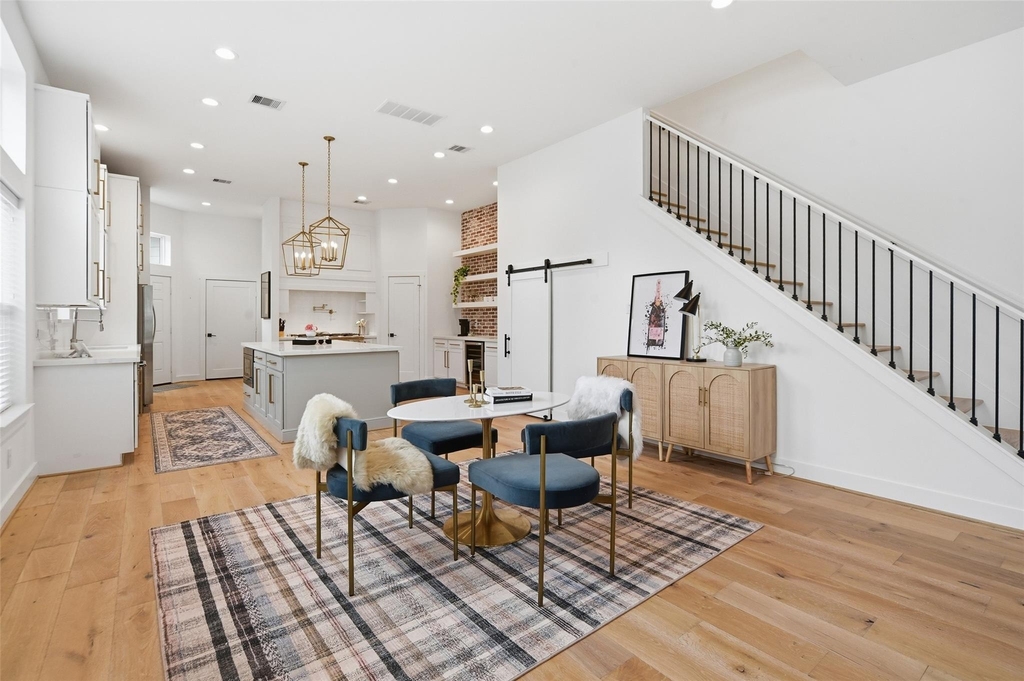 510 E 28th Street - Photo 12