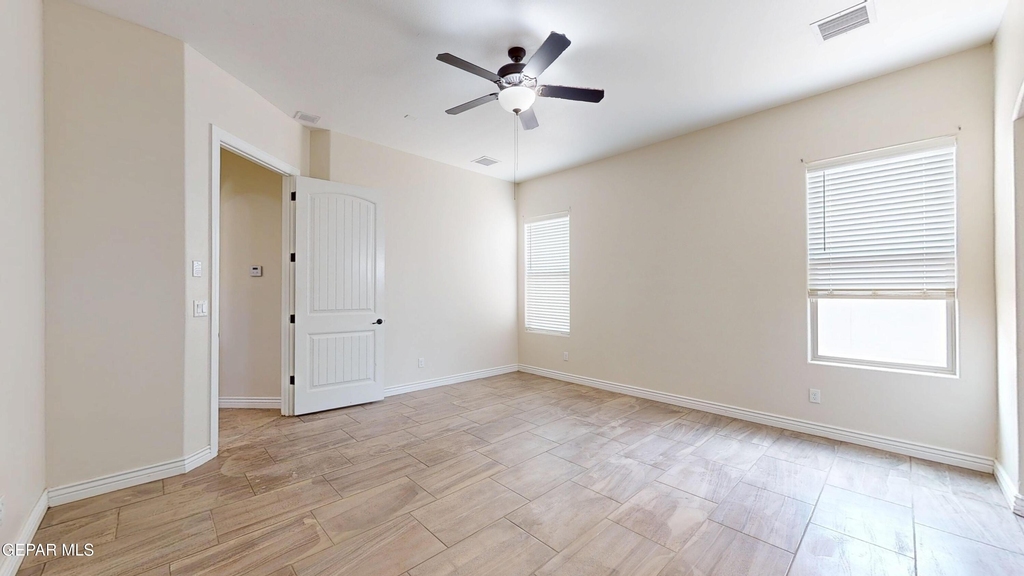 14741 Tierra Harbor Avenue - Photo 16