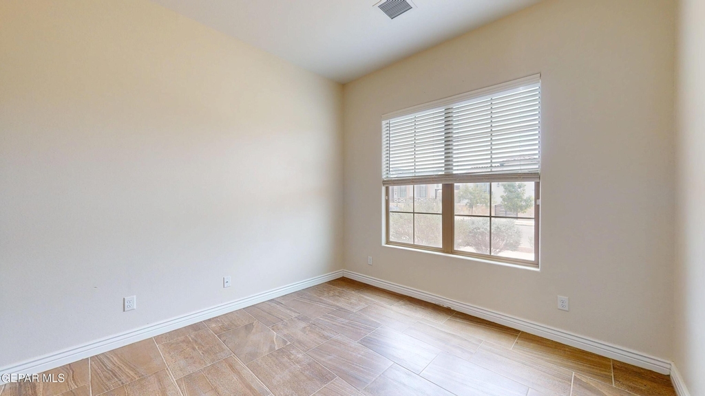 14741 Tierra Harbor Avenue - Photo 26