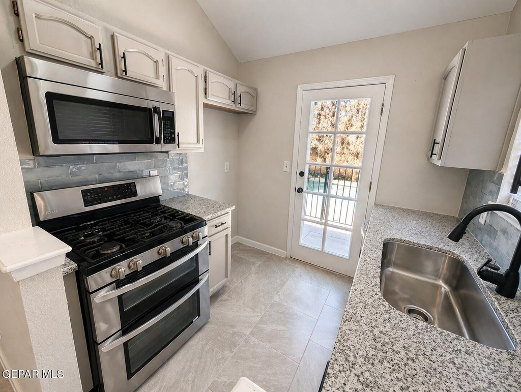 11409 Chickasaw Drive - Photo 10